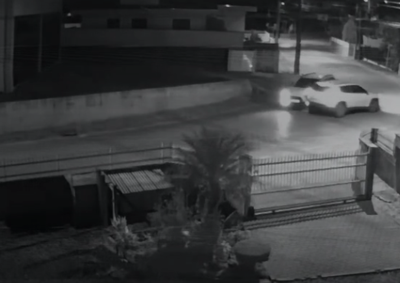 Acidente ocorreu na noite deste s&aacute;bado (6) na rua Nicolau Schaefer, no bairro Imigrantes