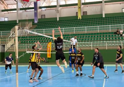 Equipes de S&atilde;o Pedro, Dom Joaquim, Santa Terezinha e S&atilde;o Luiz sa&iacute;ram de quadra com resultados positivos