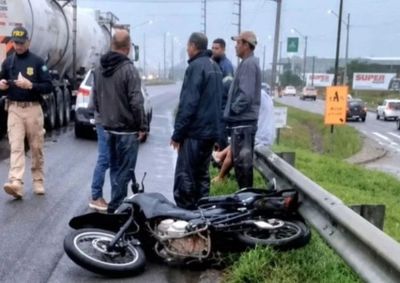 Tr&acirc;nsito ficou parcialmente interrompido e congestionamento chegou a 17 quil&ocirc;metros