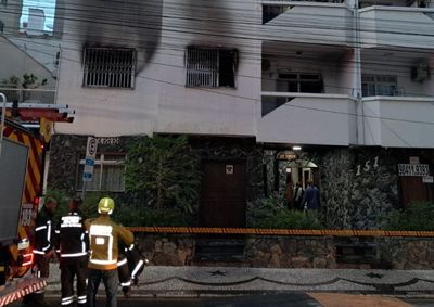 Devido &agrave; intensidade do calor, as vidra&ccedil;as das janelas da fachada chegaram a estilha&ccedil;ar
