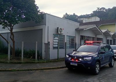 Morador acreditou que entregador estava no local para realizar um novo corte no fornecimento de &aacute;gua