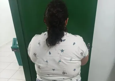 Para refor&ccedil;ar o comportamento infantil, ela usava mamadeira, chupeta e at&eacute; um "cheirinho" para dormir.