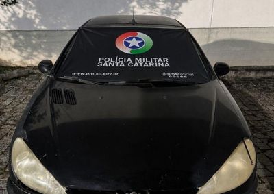 Condutor afirmou ter comprado o autom&oacute;vel por R$ 3,2 mil e disse desconhecer o registro de furto