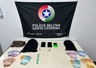 A&ccedil;&atilde;o ocorreu na noite de segunda-feira (13); tamb&eacute;m foram apreendidos dinheiro, celulares, balaclavas e uma m&aacute;quina de cart&atilde;o