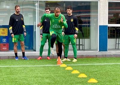 Comiss&atilde;o t&eacute;cnica trabalhou constru&ccedil;&atilde;o de jogadas e ajustes t&aacute;ticos antes da partida de segunda-feira (13)