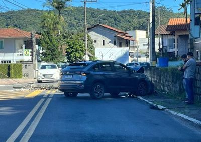 Colis&atilde;o ocorreu na tarde desta ter&ccedil;a-feira (7)