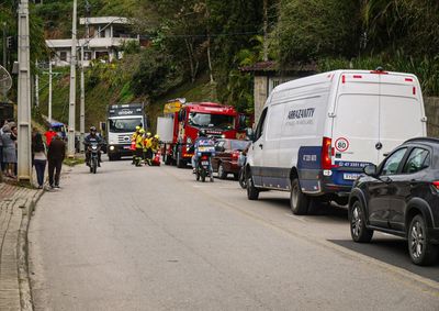 V&iacute;tima sofreu ferimentos graves na regi&atilde;o do pesco&ccedil;o e foi encaminhada ao Hospital Azambuja ap&oacute;s receber os primeiros socorros no local