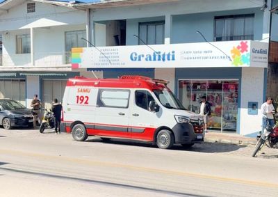 Acidente ocorreu na manh&atilde; deste s&aacute;bado (4), no bairro Santa Terezinha. Entre as v&iacute;timas est&aacute; uma crian&ccedil;a