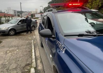 Motorista foi autuado por infra&ccedil;&atilde;o grav&iacute;ssima ap&oacute;s abordagem da Guarda de Tr&acirc;nsito no bairro S&atilde;o Pedro