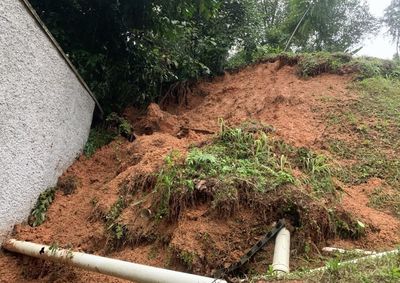 A proje&ccedil;&atilde;o &eacute; de que o n&iacute;vel do rio Itaja&iacute;-Mirim atinja 4,70 metros por volta das 23h