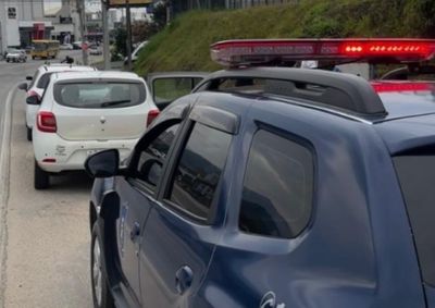 Fiat Palio, Peugeot 308 e Renault Sandero se envolveram na colis&atilde;o