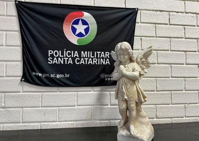 Esculpida na It&aacute;lia em 1898, est&aacute;tua foi encontrada escondida em uma caixa de papel&atilde;o em uma &aacute;rea de mata na Vila Pedro Krauss