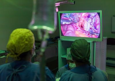 Procedimento foi realizado em uma paciente com c&acirc;ncer no endom&eacute;trio e marca o in&iacute;cio das cirurgias ap&oacute;s a habilita&ccedil;&atilde;o da unidade de oncologia 