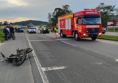 Acidente ocorreu na tarde deste domingo (26), no km 34 da rodovia