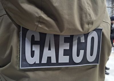For&ccedil;a-tarefa cumpre 320 ordens judiciais e investiga integrantes da fac&ccedil;&atilde;o suspeitos de tr&aacute;fico, homic&iacute;dios e outros crimes