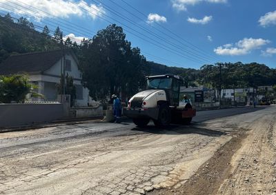 Motoristas dever&atilde;o utilizar rotas alternativas durante a execu&ccedil;&atilde;o dos servi&ccedil;os, que fazem parte do Programa Asfalta&ccedil;o
