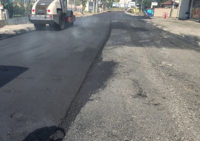 Servi&ccedil;os de remo&ccedil;&atilde;o do asfalto antigo, nivelamento da pista e aplica&ccedil;&atilde;o de nova camada avan&ccedil;aram durante o fim de semana