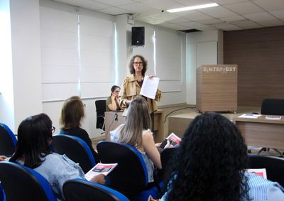 Propostas incluem piso salarial de R$ 2,7 mil, redu&ccedil;&atilde;o da jornada para 40 horas semanais e reajuste com reposi&ccedil;&atilde;o da infla&ccedil;&atilde;o mais ganho real