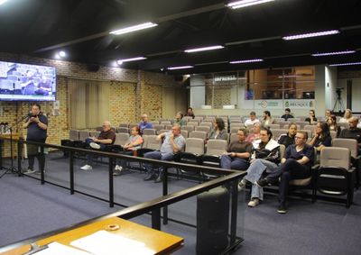 Presidente da comiss&atilde;o, Joubert Lungen, lamentou aus&ecirc;ncia de parte da comunidade e de servidores convidados