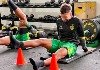 Equipe trabalhou organiza&ccedil;&atilde;o ofensiva e defensiva na Arena Simon e segue a prepara&ccedil;&atilde;o para o confronto de domingo, &agrave;s 18h30, no Castel&atilde;o