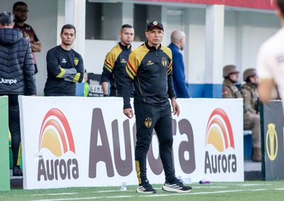 Gaz&atilde;o e JP Martins cumprem suspens&atilde;o, enquanto cinco jogadores est&atilde;o pendurados para o quadrangular do acesso