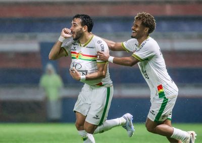 Quadricolor venceu confronto direto por 3 a 2 na Arena Simon e chegou aos 30 pontos