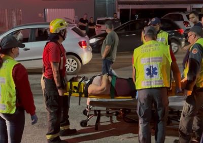 Acidente aconteceu na noite desta sexta-feira (21), entre uma Captiva e um Gol