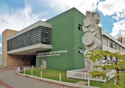 Cinco chamamentos contemplam projetos, agentes, espa&ccedil;os e iniciativas culturais; inscri&ccedil;&otilde;es gratuitas terminam nesta sexta-feira (14)