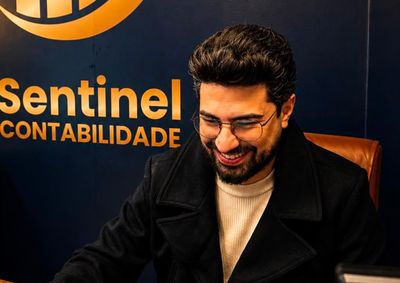 Liderada pelo contador Gabriel Tavares, Sentinel atua al&eacute;m das obriga&ccedil;&otilde;es fiscais e aposta em proximidade e planejamento