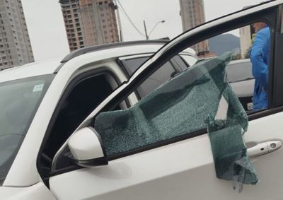 Policial que estava nas proximidades presenciou a situa&ccedil;&atilde;o e alcan&ccedil;ou o suspeito ap&oacute;s uma tentativa de fuga
