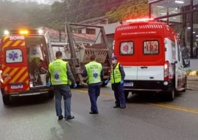 Flavio Alvino Paiva Magalh&atilde;es, de 24 anos, sofreu fratura exposta no bra&ccedil;o e foi levado inconsciente ao Hospital Azambuja