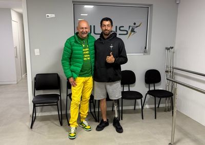 Hist&oacute;ria ganhou repercuss&atilde;o ap&oacute;s v&iacute;deo mostrar Douglas trabalhando como calceteiro &agrave;s margens da SC-108