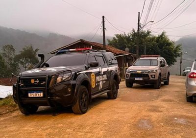 Investiga&ccedil;&atilde;o da DIC de Brusque identificou dez suspeitos de envolvimento com a venda de drogas; buscas ocorreram em oito bairros