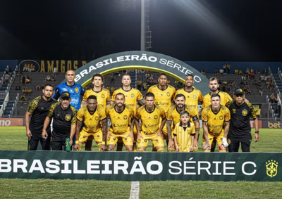 Jogadores relatam at&eacute; cinco meses de sal&aacute;rios atrasados; clube tamb&eacute;m n&atilde;o conseguiu registrar Rossi e Geuv&acirc;nio a tempo da partida deste domingo (23)