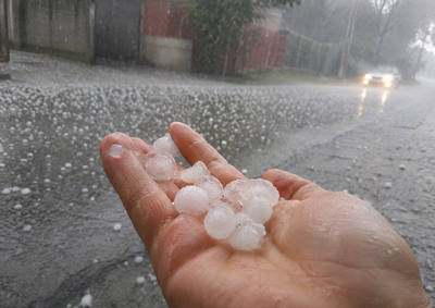 Previs&atilde;o indica possibilidade de chuva forte em curto per&iacute;odo, raios, rajadas de vento e queda de granizo no munic&iacute;pio