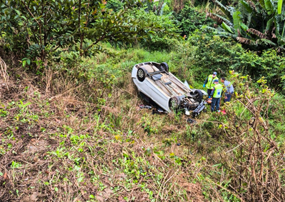 Acidente aconteceu por volta das 11h desta ter&ccedil;a-feira na rua Vicente Scharf
