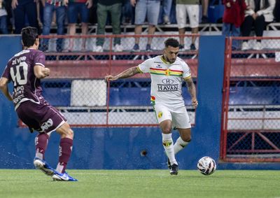 Quadricolor abriu o placar aos dois minutos, passou boa parte do segundo tempo recuado e sofreu o empate aos 45; equipe deixou o campo sob vaias
