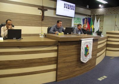 Prefeito dever&aacute; apresentar planejamento ap&oacute;s os primeiros 100 dias de mandato e voltar &agrave; C&acirc;mara anualmente para mostrar resultados