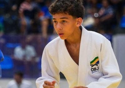 Paulo Rhuan Alles, de 14 anos, disputar&aacute; competi&ccedil;&atilde;o em Canc&uacute;n e busca recursos para custear a viagem