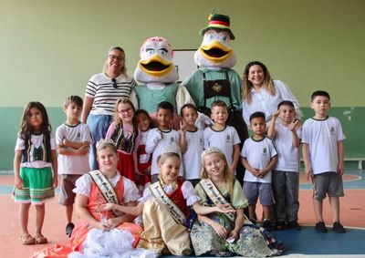 Outras dez unidades da rede municipal est&atilde;o entre as pr&oacute;ximas a receber a equipe da festa