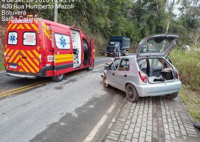 Mulher de 28 anos sentia dores no t&oacute;rax e no bra&ccedil;o direito e foi levada ao Hospital Azambuja