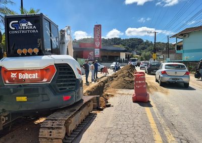Tubula&ccedil;&otilde;es antigas de 60 e 110 mil&iacute;metros ser&atilde;o substitu&iacute;das por uma rede principal de 250 mil&iacute;metros