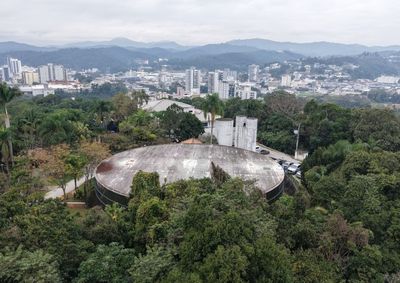 Servi&ccedil;os est&atilde;o levando mais tempo que o previsto e parte da capacidade de reserva&ccedil;&atilde;o permanece indispon&iacute;vel