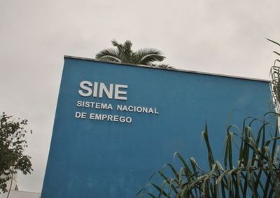 Oportunidades contemplam diferentes n&iacute;veis de escolaridade, com destaque para fun&ccedil;&otilde;es na ind&uacute;stria, no com&eacute;rcio e nos servi&ccedil;os