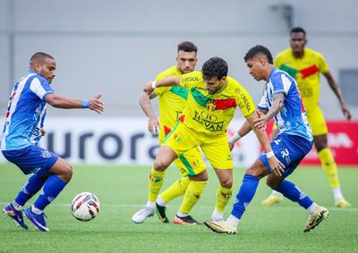Ap&oacute;s partida iniciada no s&aacute;bado e conclu&iacute;da neste domingo, equipe brusquense se despediu da S&eacute;rie C; Ferrovi&aacute;ria e Inter conquistaram as vagas