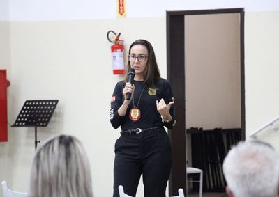 Palestra reuniu profissionais da educa&ccedil;&atilde;o e abordou crimes sexuais, cyberbullying e compartilhamento de imagens &iacute;ntimas