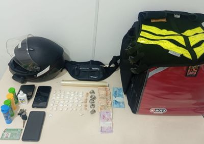 Policiais faziam rondas no bairro Santa Terezinha quando abordaram suspeito ao lado de uma motocicleta