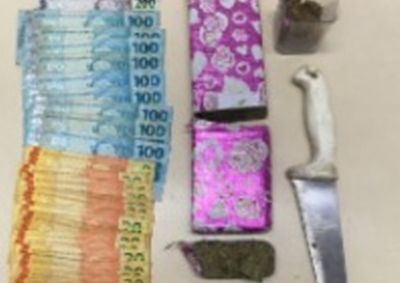 Pol&iacute;cia apreendeu mais de 800 gramas de maconha, al&eacute;m de uma quantia em dinheiro