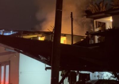 Segundo a PM, mulher admitiu ter utilizado gasolina para incendiar a resid&ecirc;ncia durante uma discuss&atilde;o