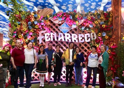 Gra&ccedil;a Menezes conheceu a festa durante viagens &agrave; Oktoberfest e, desde ent&atilde;o, re&uacute;ne visitantes para retornar a Brusque